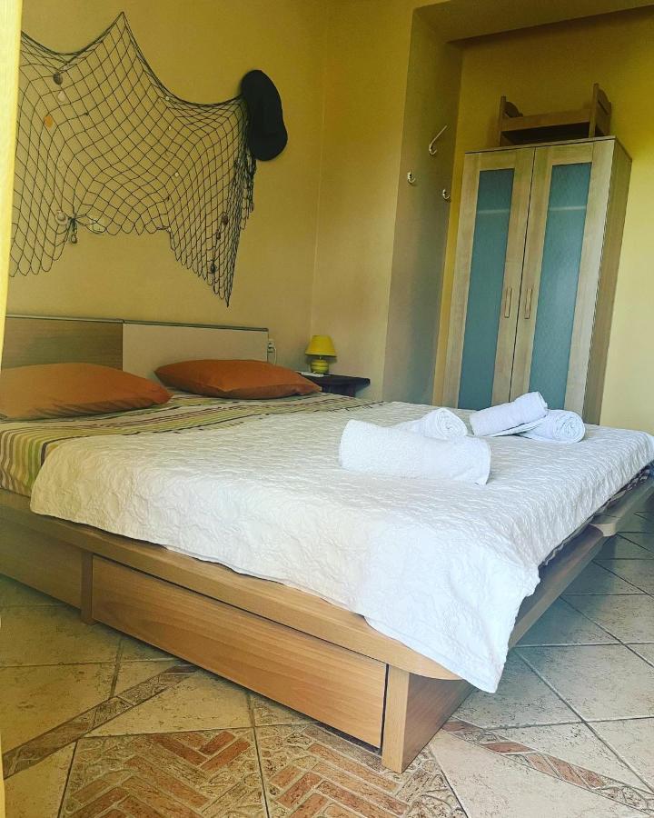 Guesthouse Kaliepia Ierissós Ngoại thất bức ảnh