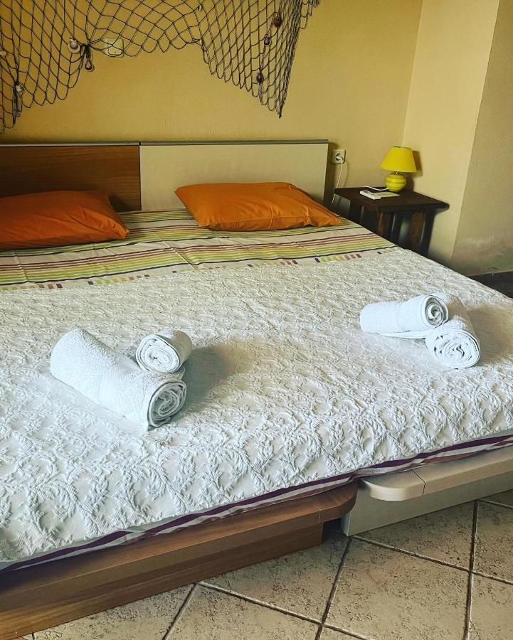 Guesthouse Kaliepia Ierissós Ngoại thất bức ảnh